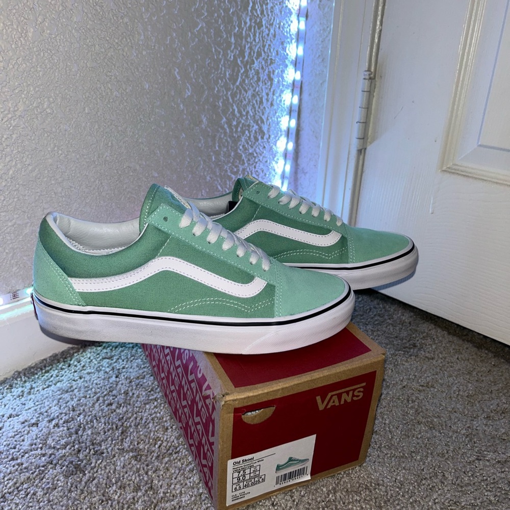 Old Skool Neptune Green